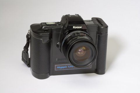 The 1989 version of the digital camera, known as the Ecam (electronic camera). This is the basis of the United States patent issued on May 14, 1991.